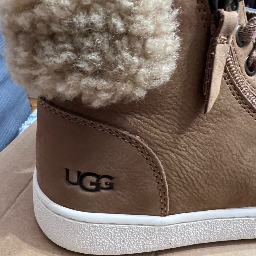 Ugg w olive high top sneaker new - Picture 4 of 8